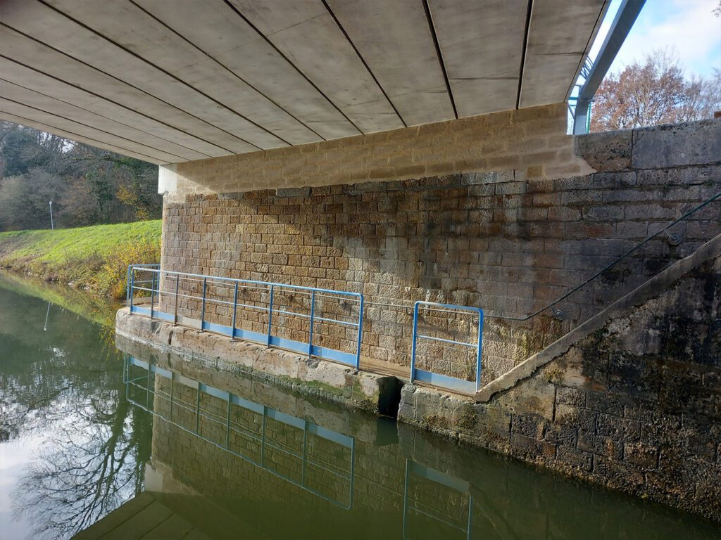 Mise à disposition du pont franchissant le canal VNF Bourgogne-Franche-Comté